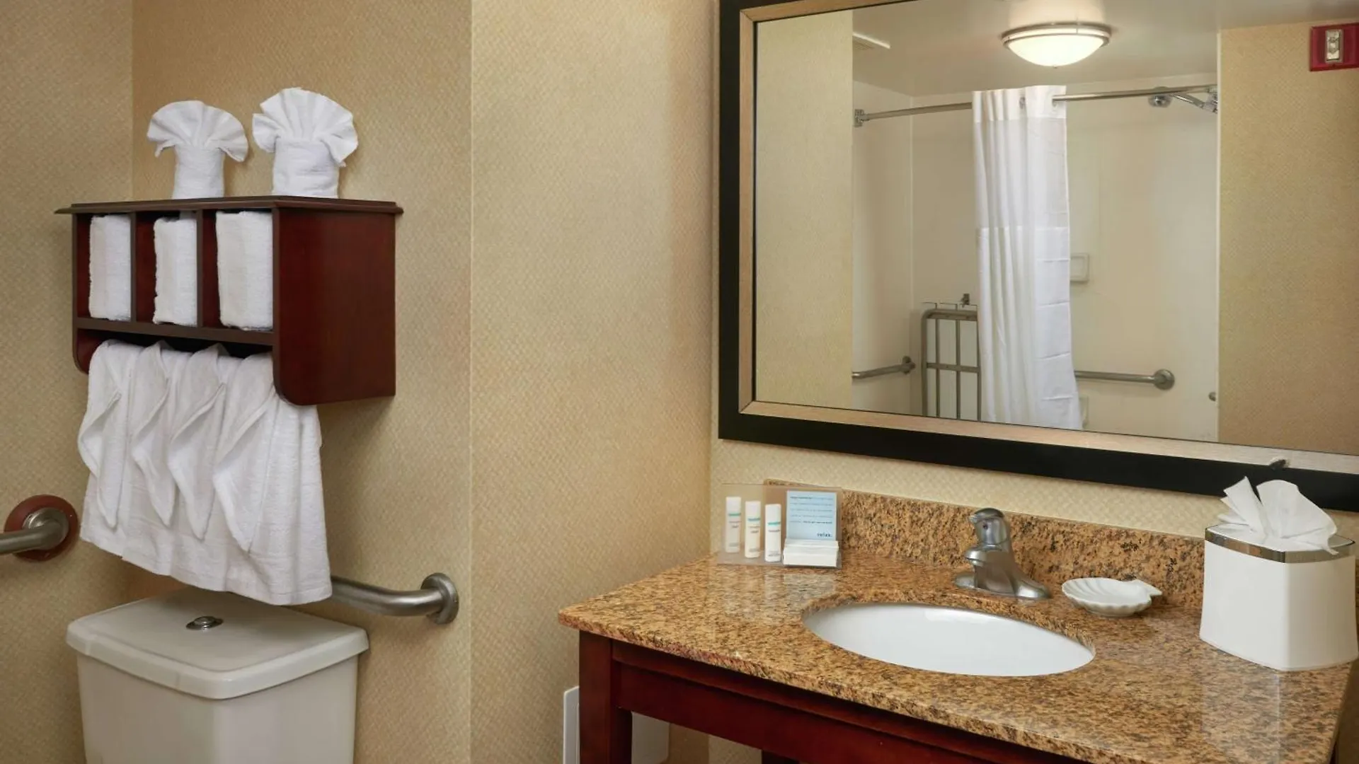 Hampton Inn Newport News-Yorktown 3*,  United States